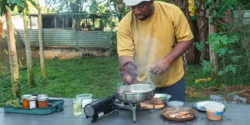 Why eat junk on a camping trip? Tips and recipes for nutritious food on the trail