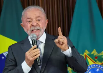 Brazil’s President Lula maintains poll lead over right-wing Senator Bolsonaro
