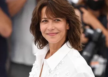 5 best haircuts for summer for women over 50