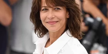 5 best haircuts for summer for women over 50