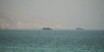 US-Iran strikes escalate; Hormuz closed 1 - Egyptian Gazette US-Iran strikes escalate; Hormuz closed