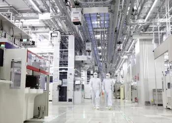 Samsung sees chip shortage extending to 2028