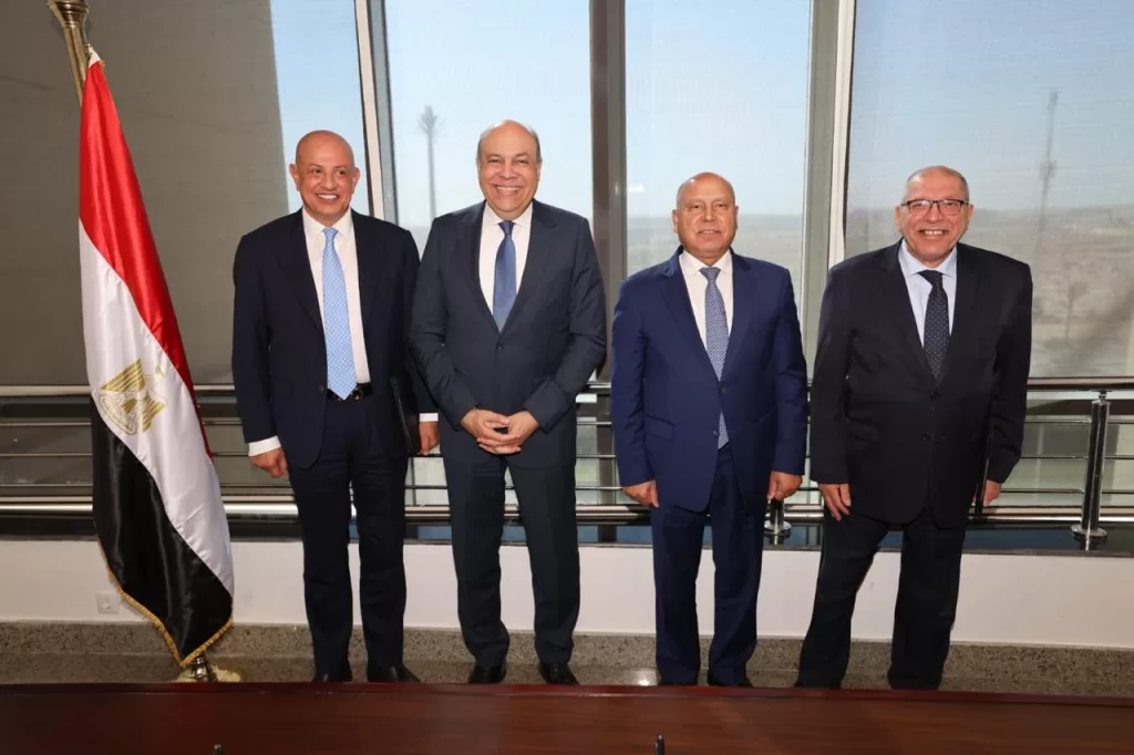 Civil aviation, transport ministries sign major infrastructure deal 17 - Egyptian Gazette Civil aviation, transport ministries sign major infrastructure deal 16 - Egyptian Gazette