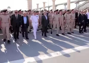 Defence Minister leads military funeral for former Air Defence Forces commander