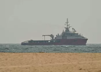 Tanker traffic slows in Strait of Hormuz