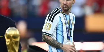 Argentines mourn loss and end of an era 1 - Egyptian Gazette Argentines mourn loss and end of an era