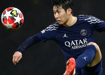 Atletico completes Lee signing
