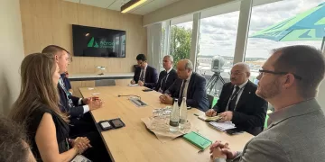 Egypt, UK’s Acron Aviation discuss co-operation on flight simulation