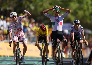 Del Toro takes Tour stage 2