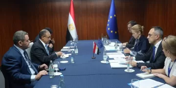 FM probes regional crises, irregular migration with EU High Representative in Manila