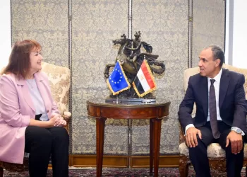FM holds political consultations with EU commissioner for Mediterranean