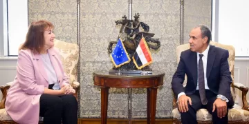 FM holds political consultations with EU commissioner for Mediterranean