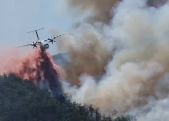 Thousands evacuated from homes in southwest France