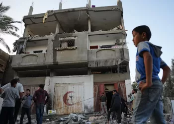 Israeli air strike kills top Hamas official