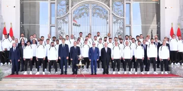President Sisi awards national football team ‘Cup of Pride & Honour’