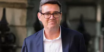Burnham eyes more pressure on Israel
