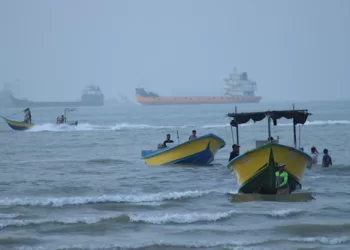 Gulf states back plan for Iranian Hormuz tolls