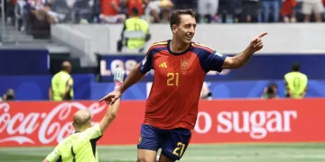 Spain sweep aside Austria 3-0 to reach last 16
