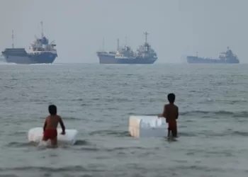 UN urges evacuation of 6,000 sailors in Hormuz