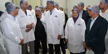 Industry Minister tours Ismailia factories, stresses export growth