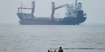 Iran, US trade fire and Trump calls the ceasefire into question 1 - Egyptian Gazette Iran-US