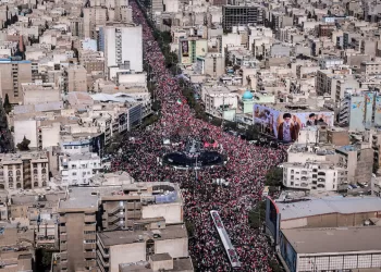 Iranian mourners call for vengeance on Trump during Khamenei funeral procession