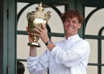Sinner grabs 2nd straight Wimbledon title