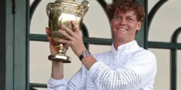 Sinner grabs 2nd straight Wimbledon title