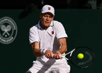 Sinner denies Djokovic Wimbledon final