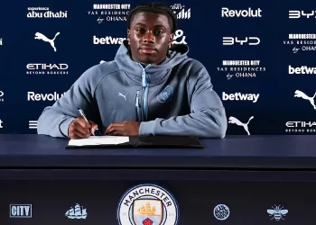 Man City completes Monga move
