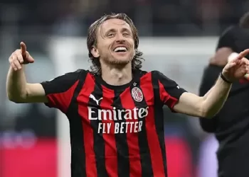Modric extends contract with AC Milan