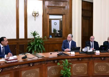 PM reviews launch of ‘Decent Life’ 2nd phase