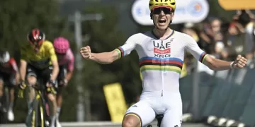 Pogacar praises team spirit after tough Tour