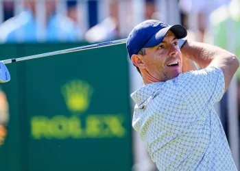 McIlroy off to flying start in Scotland