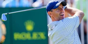 McIlroy off to flying start in Scotland
