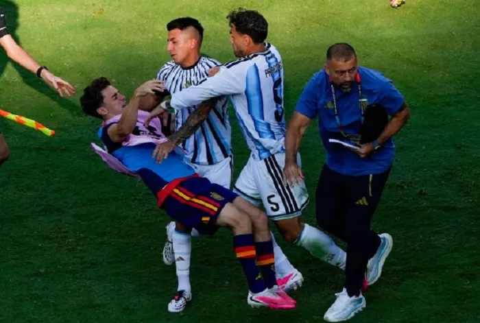 FIFA investigates Argentina players confronting Spain's WC celebrations 13 - Egyptian Gazette FIFA investigates Argentina players confronting Spain's WC celebrations 12 - Egyptian Gazette