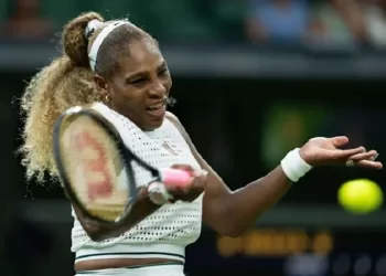 Wimbledon delays Serena doubles match