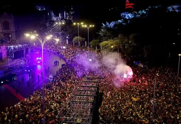 Ecstatic celebrations as Spaniards fete World Cup triumph 13 - Egyptian Gazette Fans gather at Plaza de Cibeles in Madrid after Spain wins the FIFA World Cup final. (Photo: Reuters)