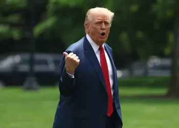 Trump to convene cabinet at Camp David on Iran