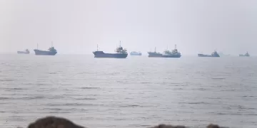 US, Iran vie for Strait of Hormuz