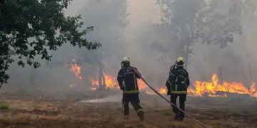 Wildfire leads to evacuations in some suburbs of France