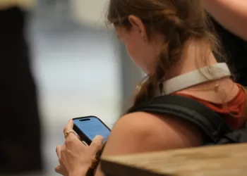 UK unveils plans for voluntary overnight social media curfew for older teens