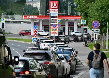 Russian fuel frustration rises
