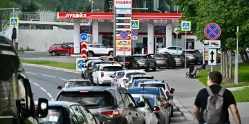 Russian fuel frustration rises