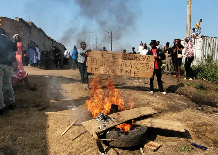 More health workers strike as Ebola cases in Congo near 3,000 11 - Egyptian Gazette