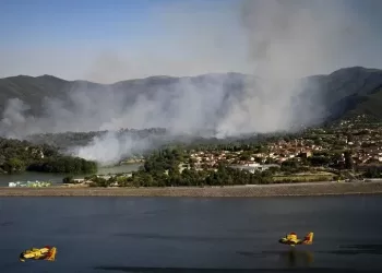 Wildfire on France forces hamlet evacuations