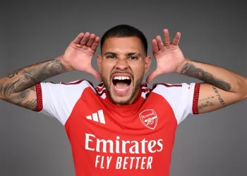 Arsenal lands Guimaraes from Newcastle