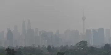 Haze worsens in Malaysia as 11 stations record unhealthy API, Serian reaches 204