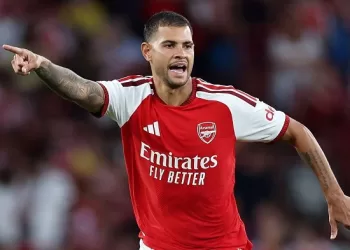 Guimaraes makes Arsenal debut