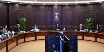 PM reviews progress of “Decent Life” initiative as phase two preparations advance